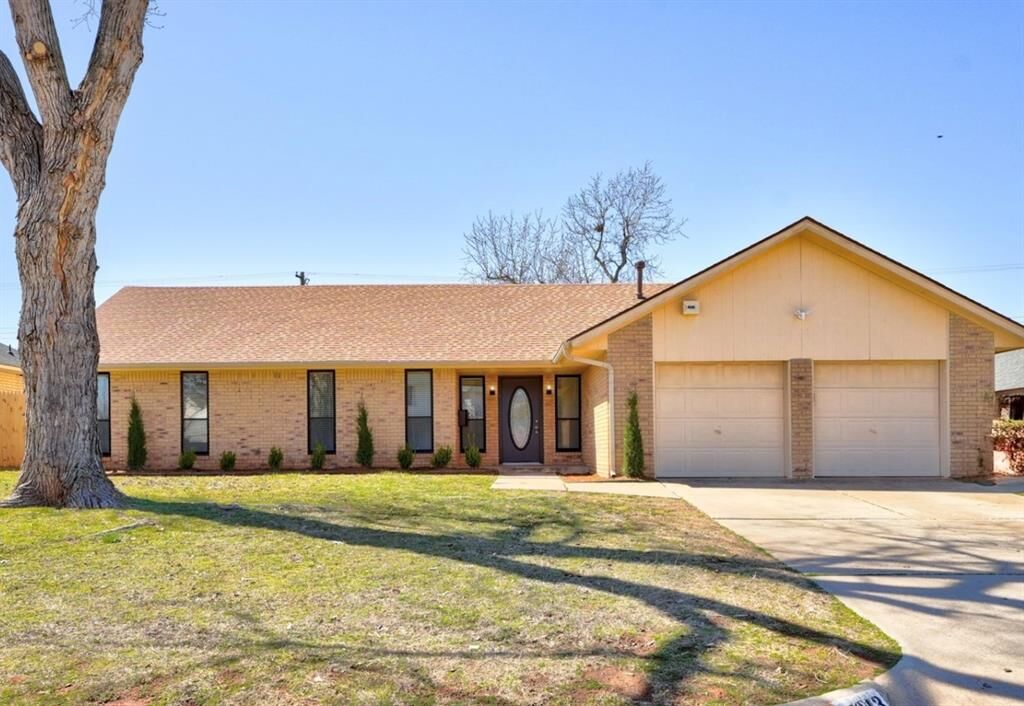 Property Photo: 11013 N Miller Avenue OK 73120