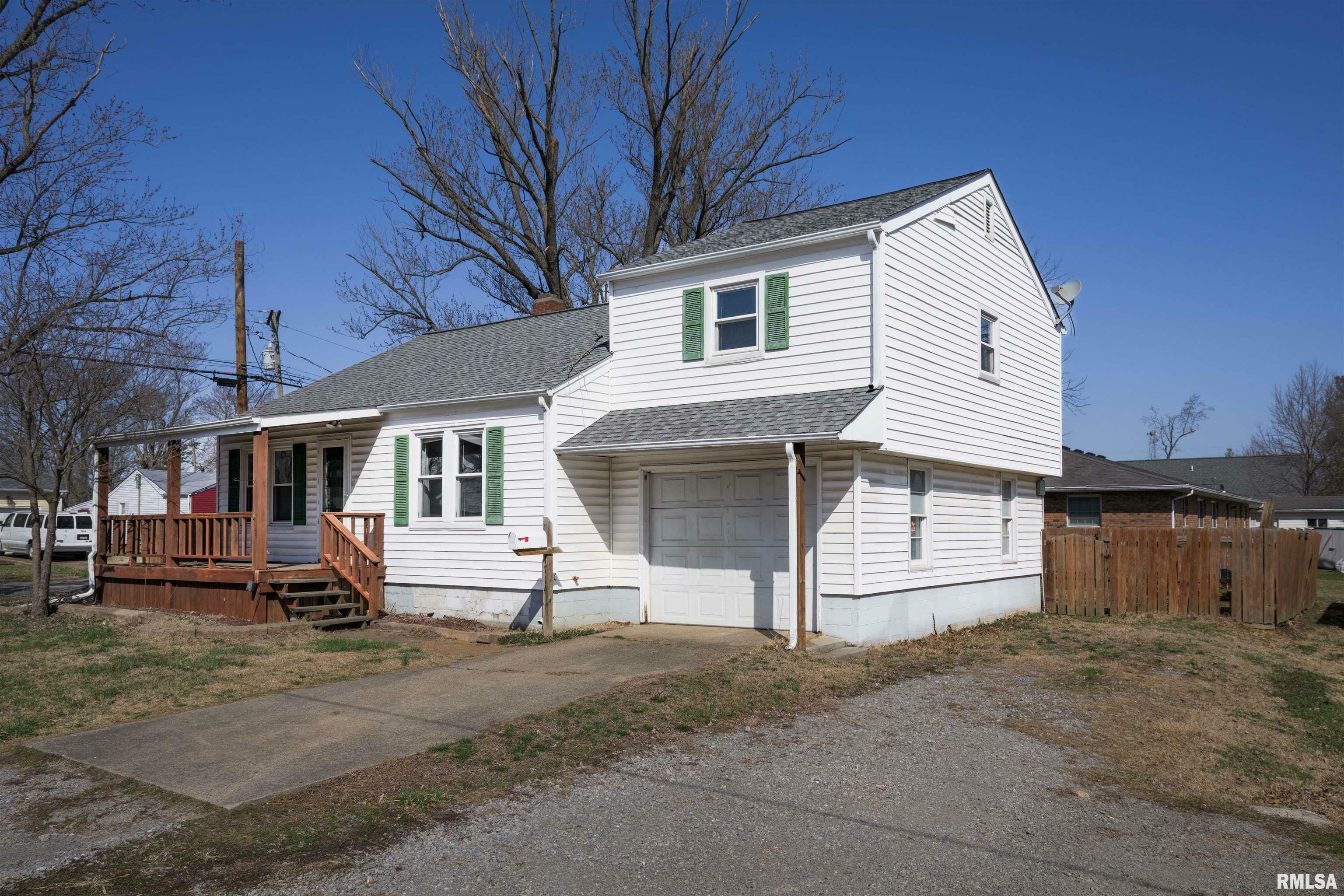 Property Photo: 1714 W Chestnut Street IL 62959