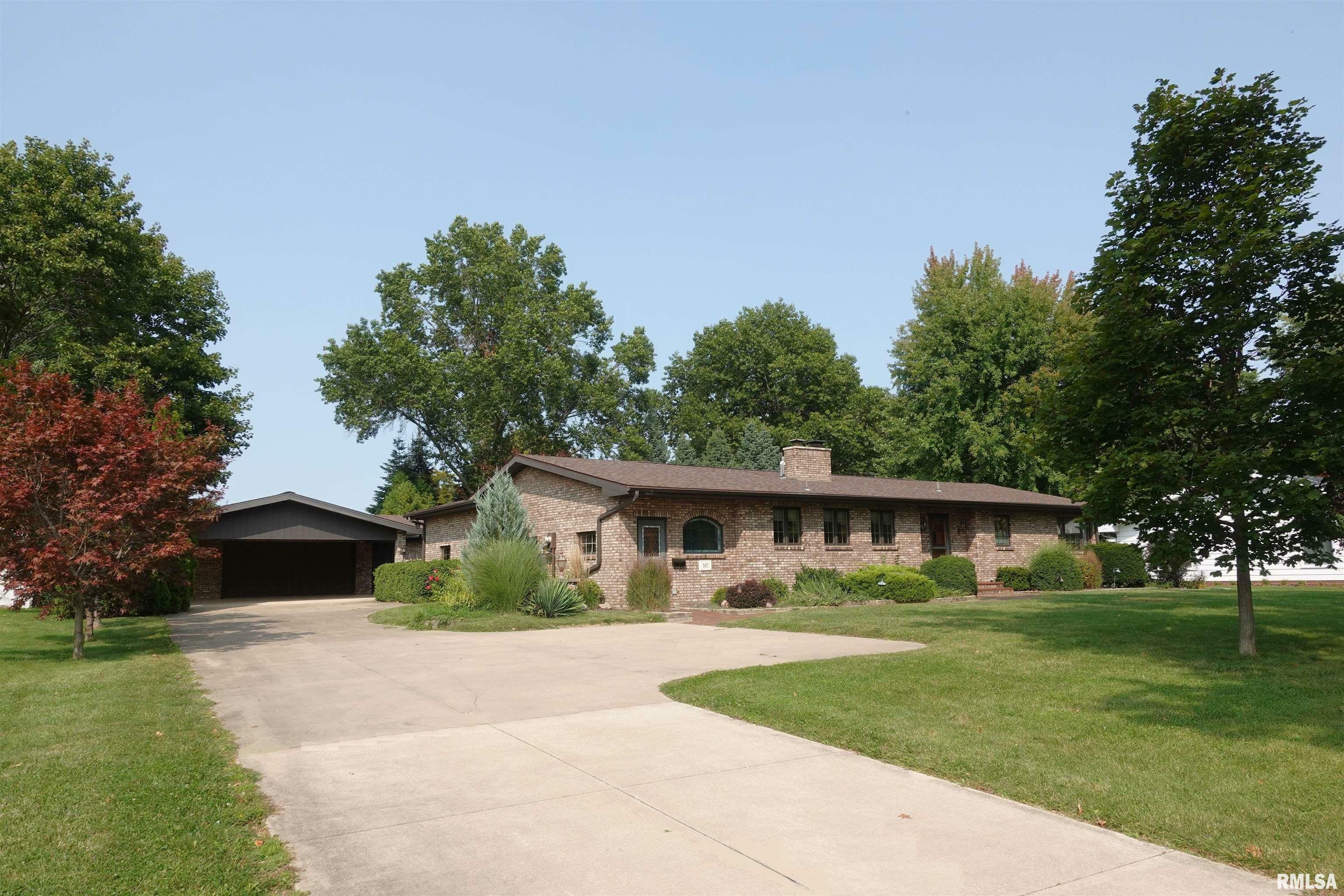 Property Photo:  307 Galesburg Road  IL 61448 
