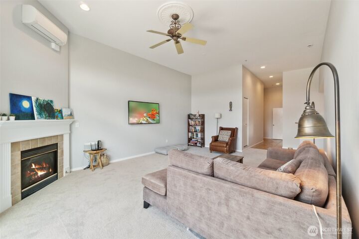 Property Photo: 8760 Greenwood Avenue N N502 WA 98103