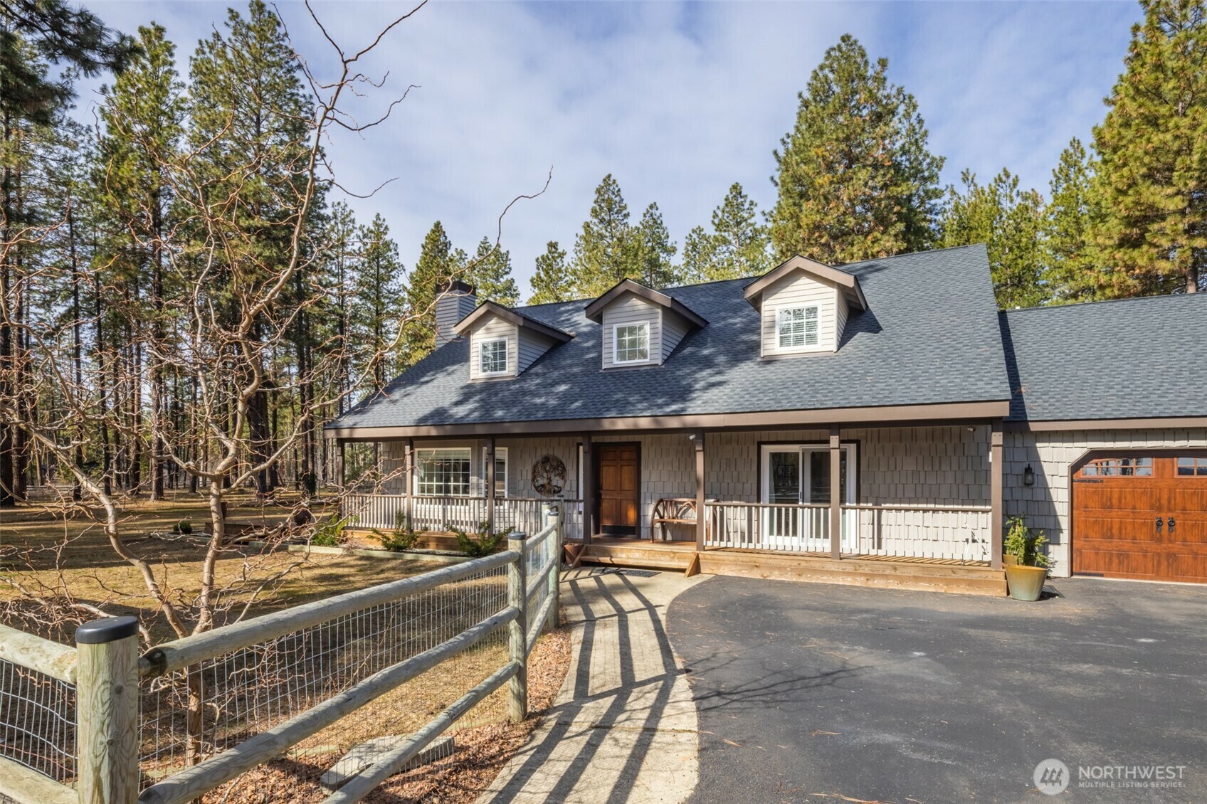 Property Photo:  3670  Airport Road  WA 98922 