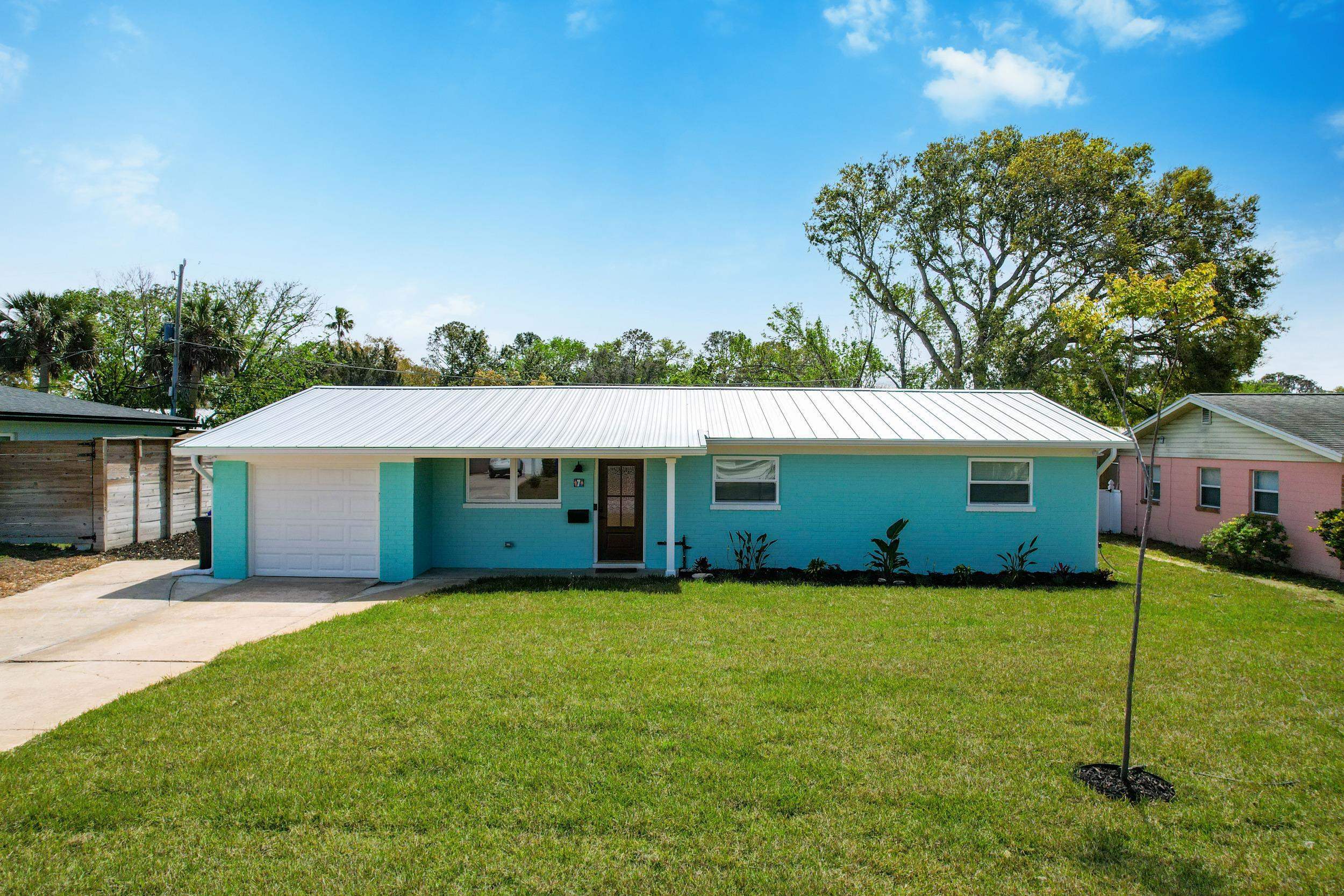 Property Photo: 7 Sea Park Dr (Pool Home) FL 32080