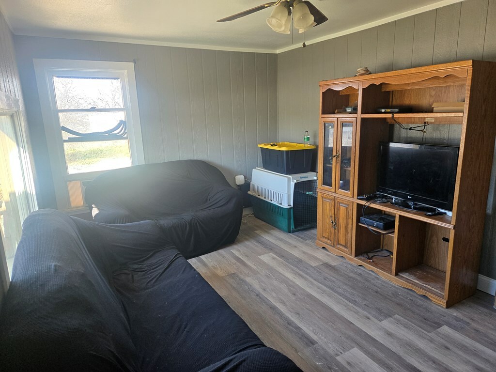 Property Photo: 704 E 19th St TX 76903
