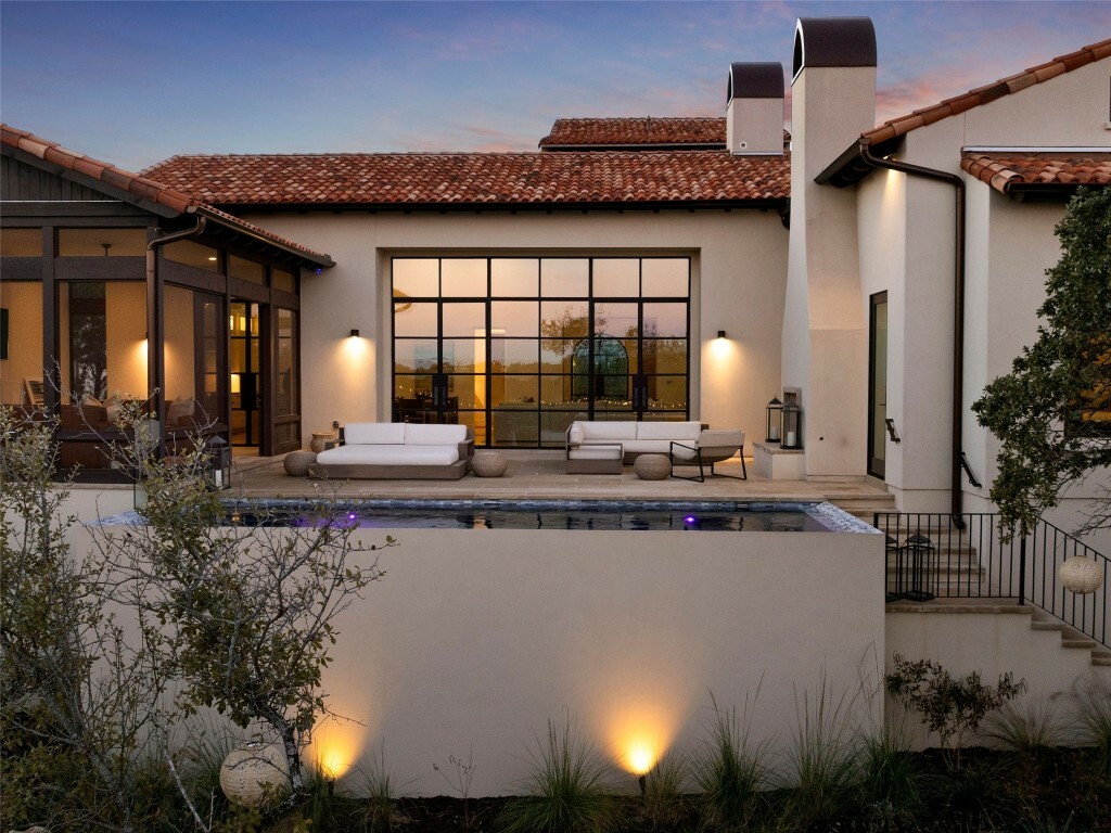 Property Photo: 4401 Amarra Drive 14 TX 78735