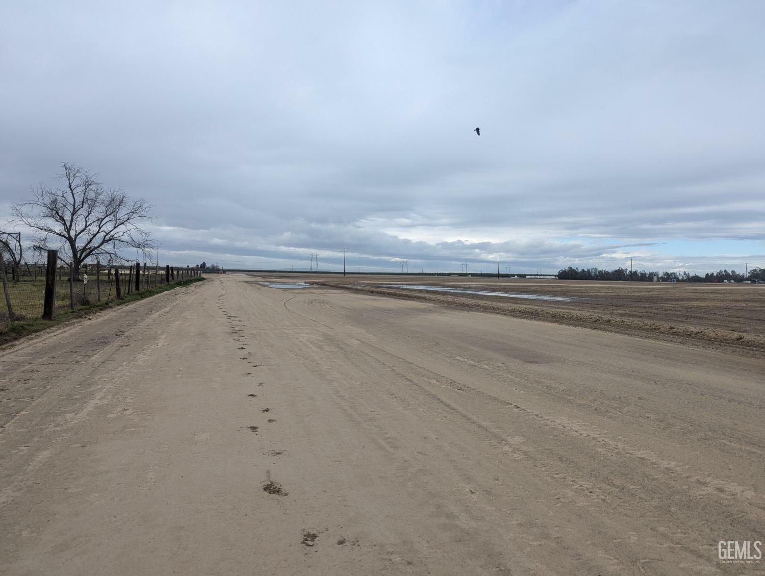 Property Photo: 13763 Gosford Road CA 93313