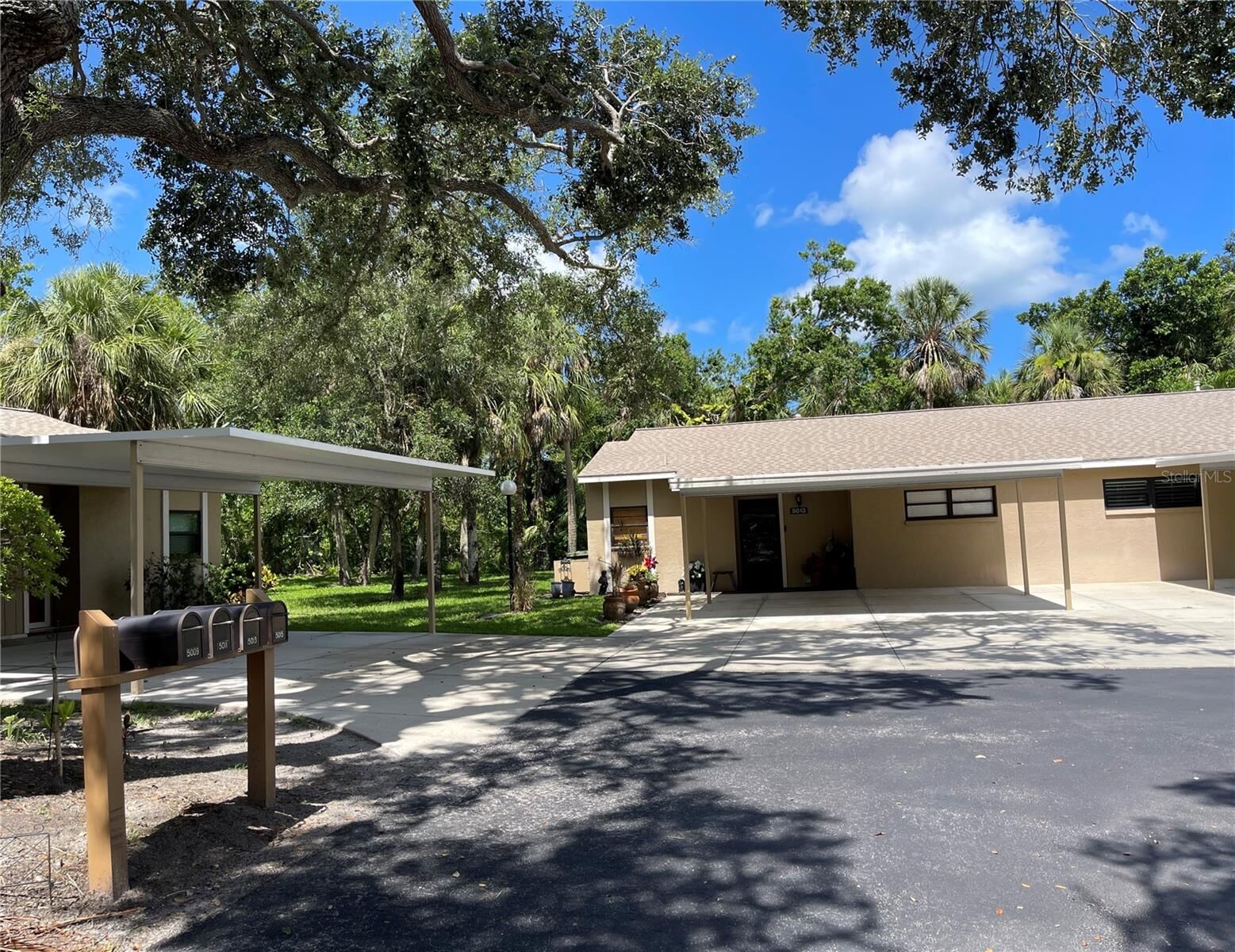 Property Photo: 5013 Village Gardens Drive 34 FL 34234