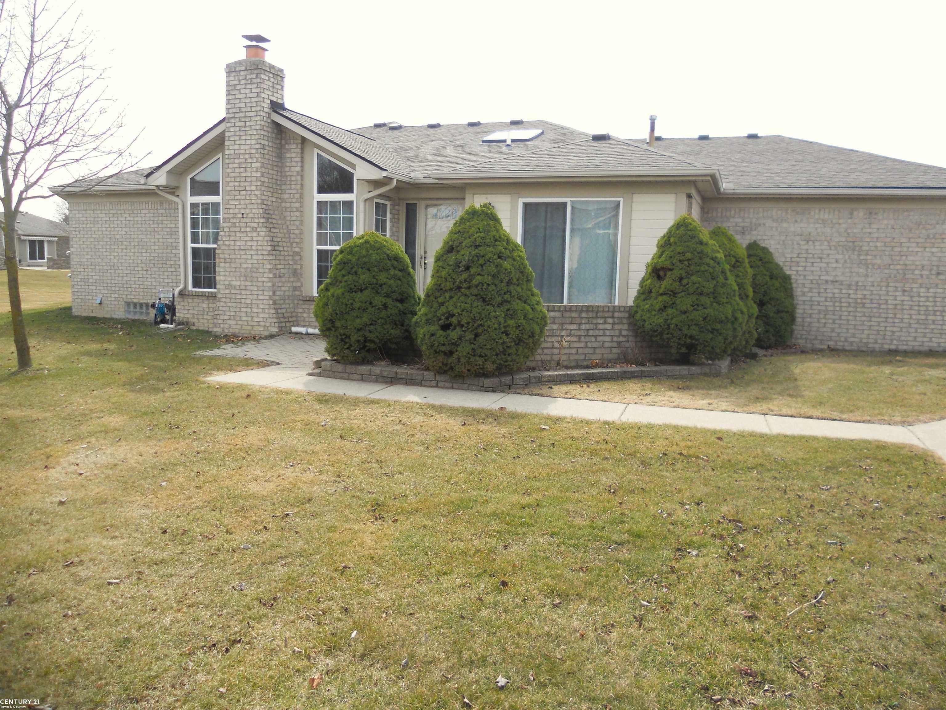 50296 Paradise Court  Macomb Twp MI 48044 photo