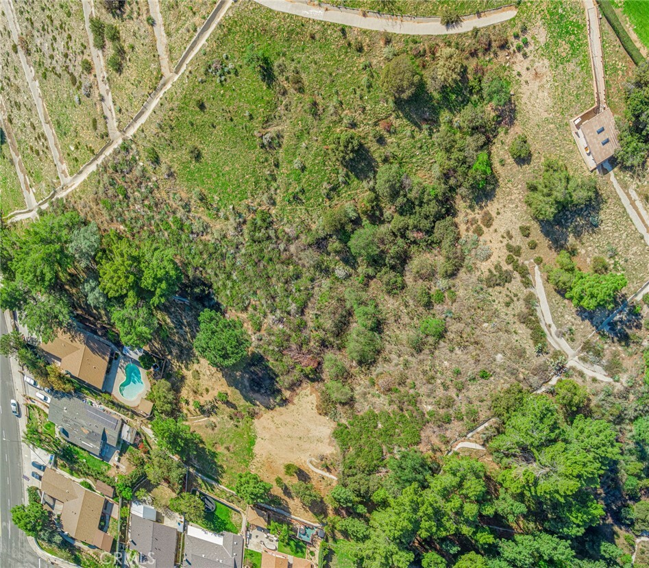 Property Photo: 13876 Gavina Avenue CA 91342