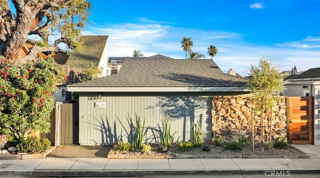 Property Photo: 428 Colton Street CA 92663