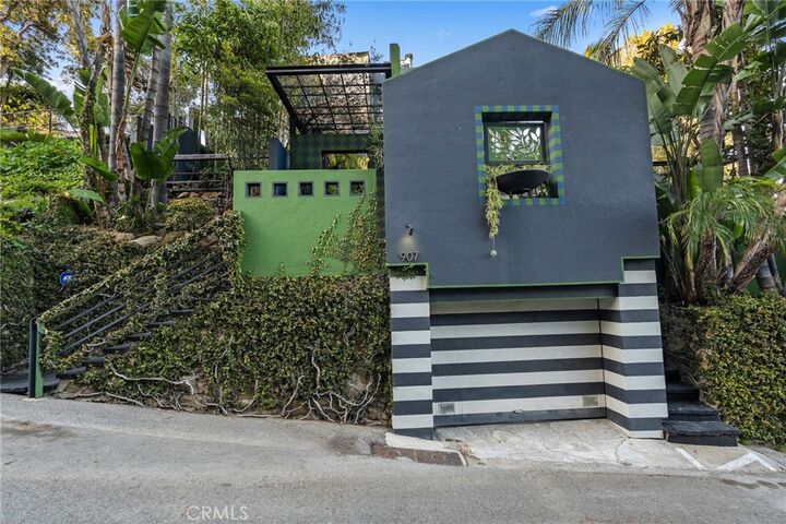 6907 Treasure Trail  Los Angeles CA 90068 photo