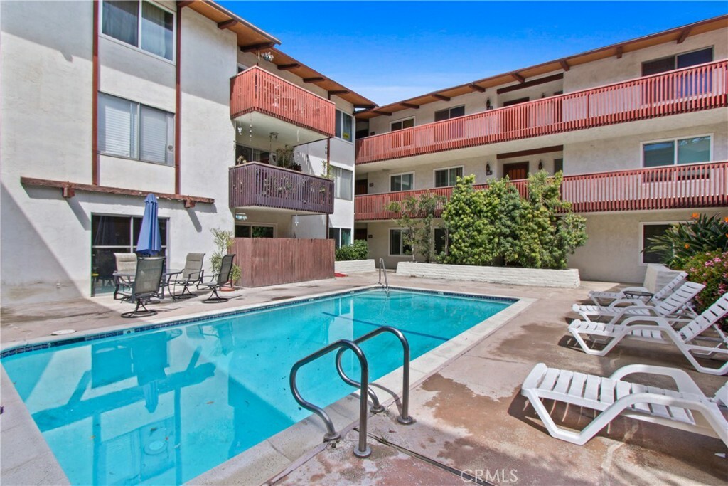 Property Photo: 5650 Sumner Way 311 CA 90230