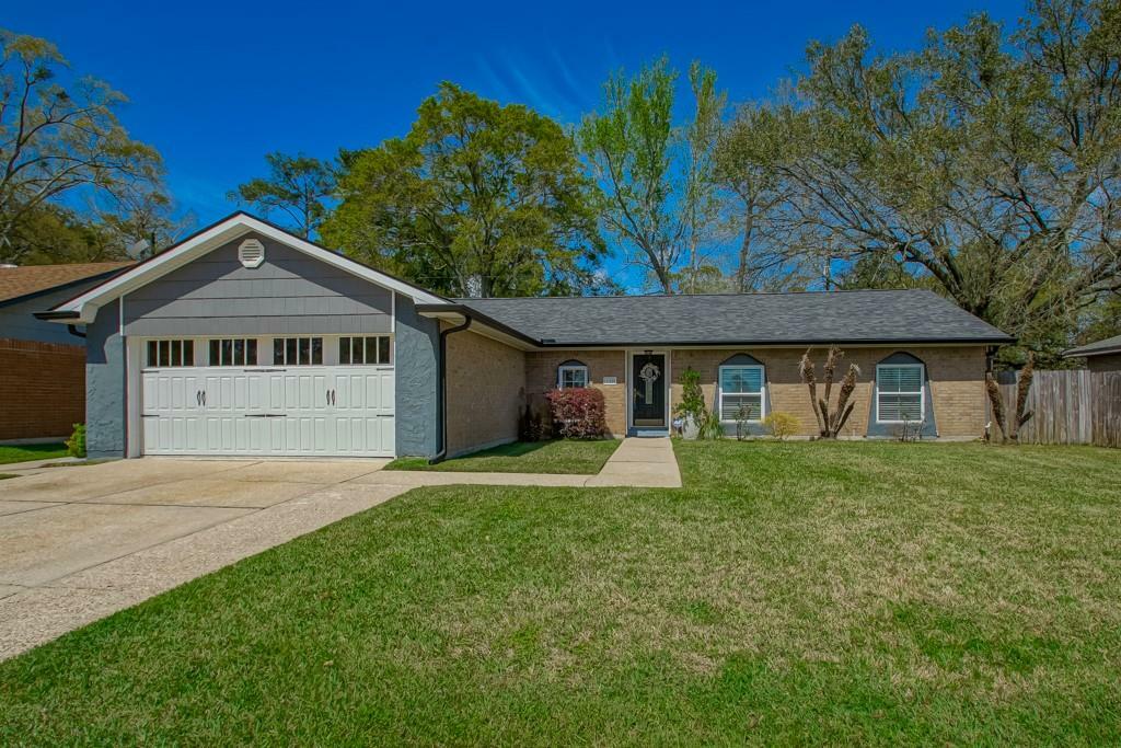 Property Photo:  120 North Boulevard  LA 70458 
