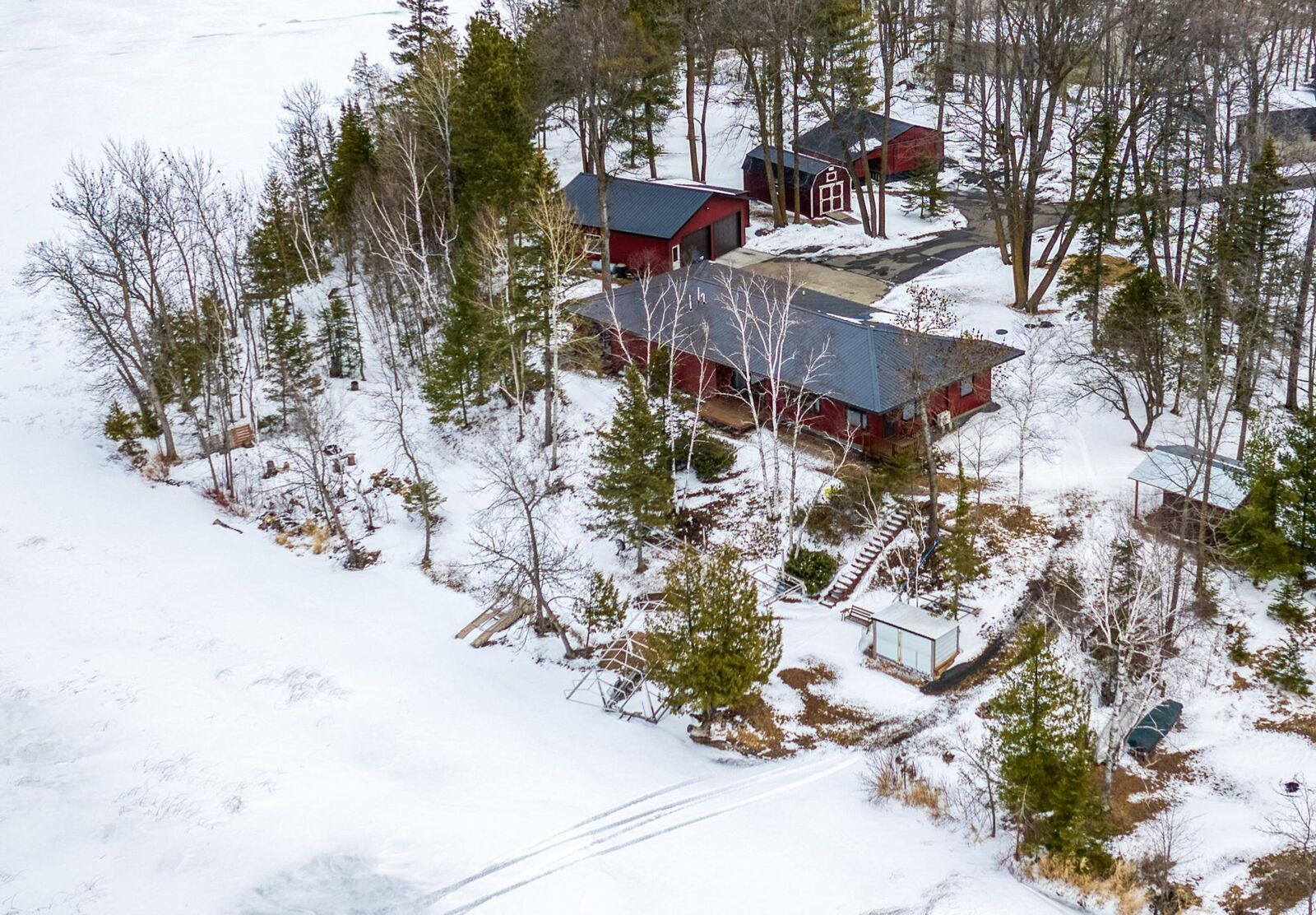 Property Photo:  825 Island View Drive NE  MN 56601 