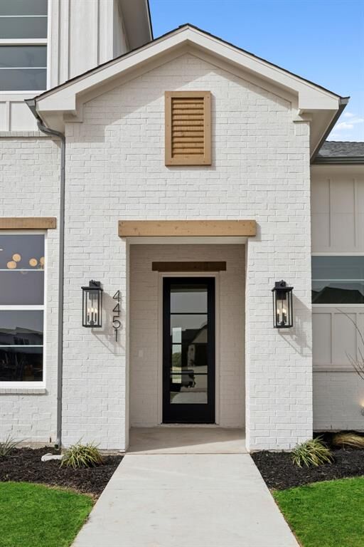 Property Photo:  4451 Redbud Lane  TX 76065 