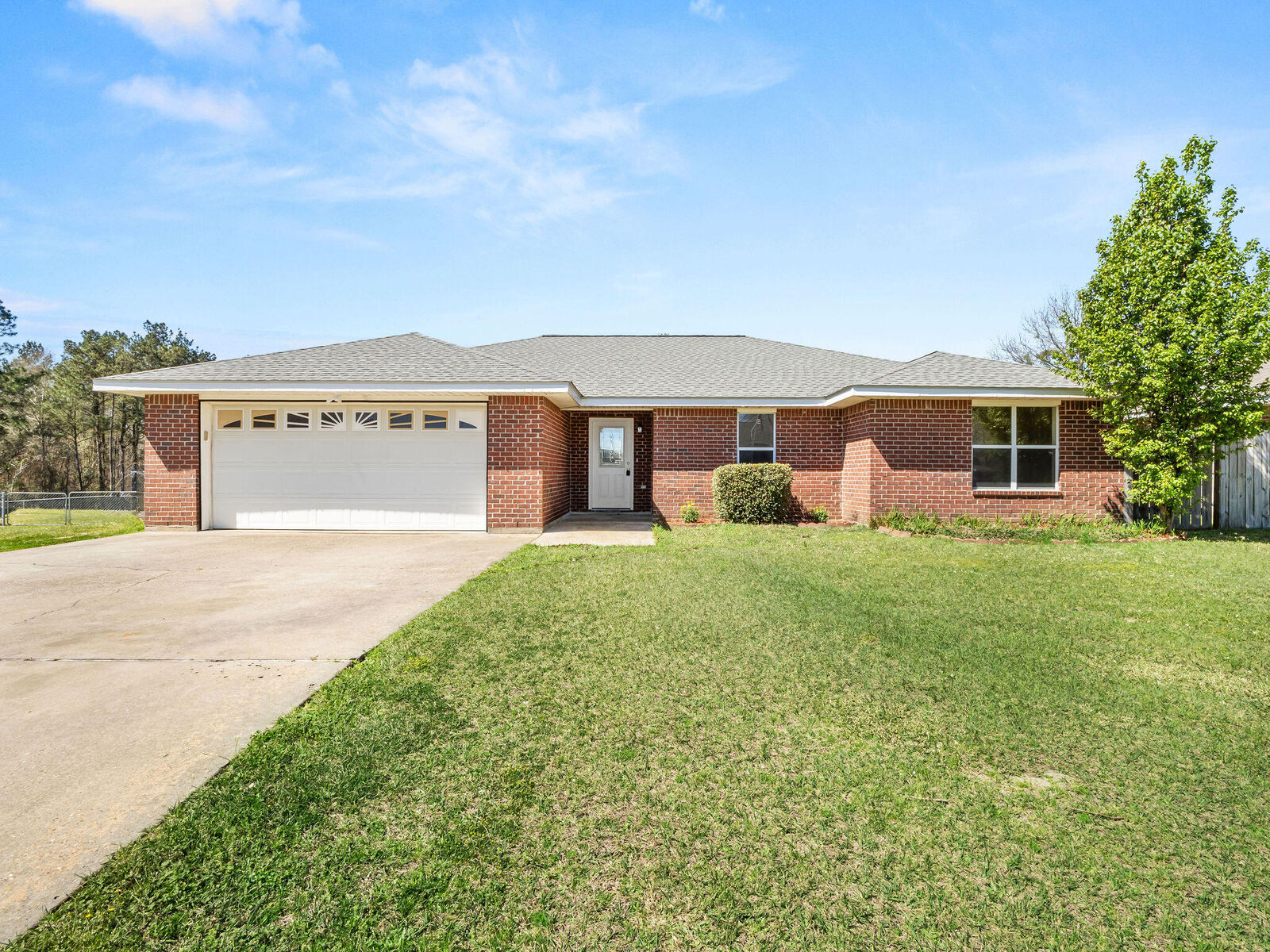 Property Photo: 1703 Maplewood LA 70634