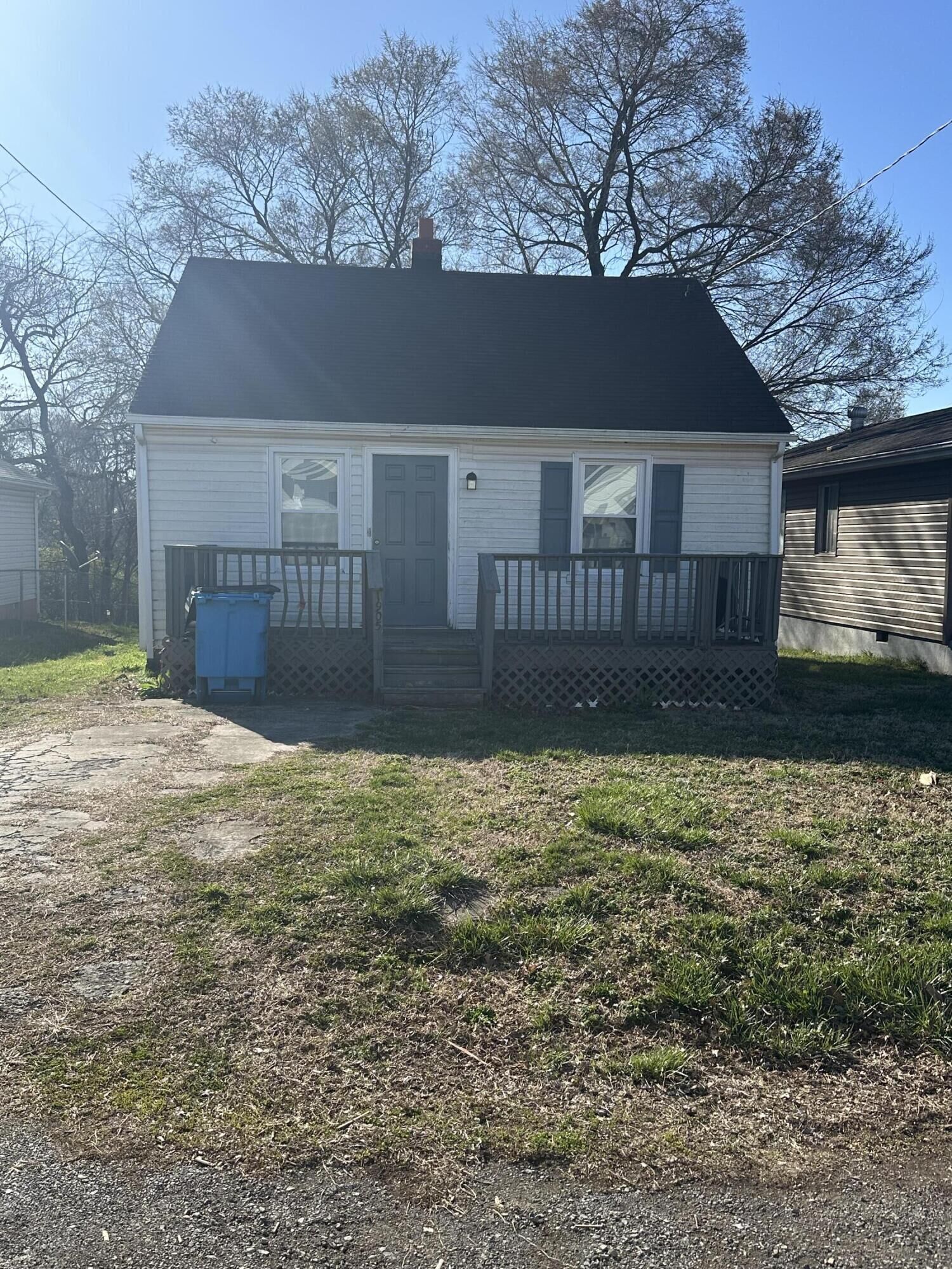 Property Photo:  1905 East Gate Ave NE  VA 24012 