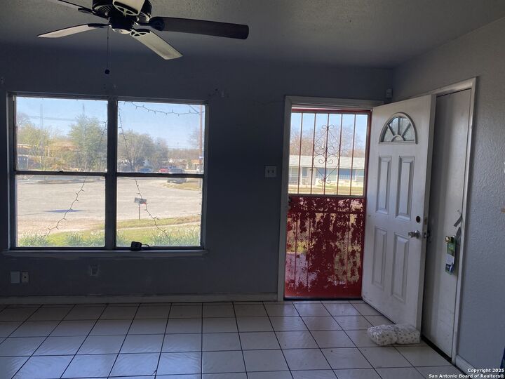 Property Photo: 154 Westknoll Dr. TX 78227