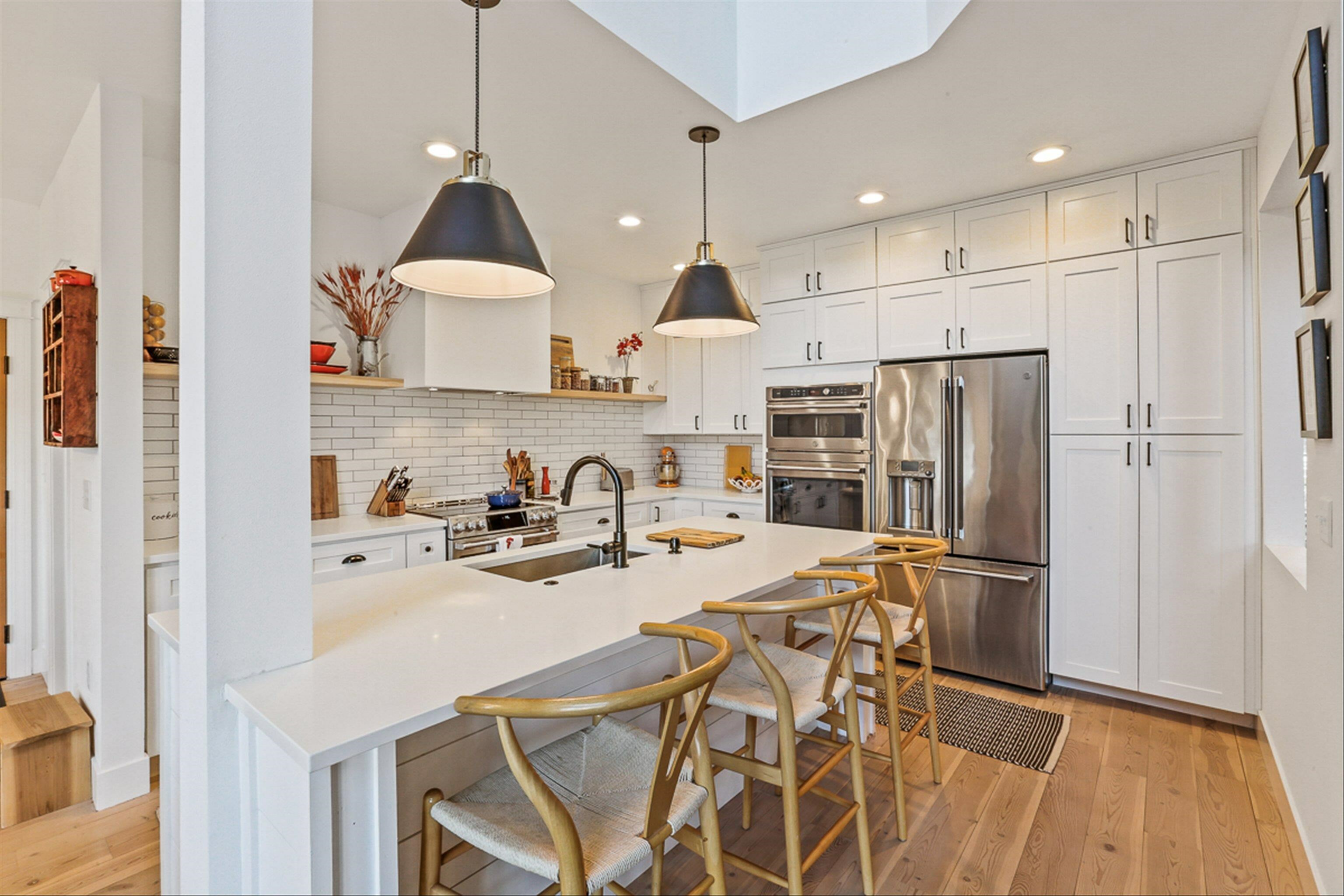 Property Photo: 10803 S Freya Rd WA 99223