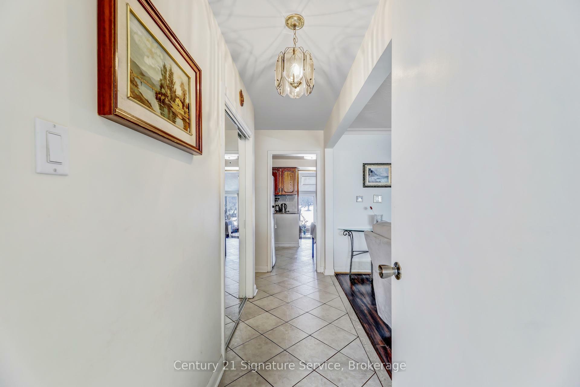 Photo de la propriété: 8026 Mayfield Road ON L7E 0W2