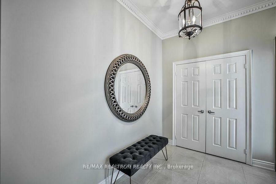 Property Photo: 61 Graydon Crescent ON L4B 3V9