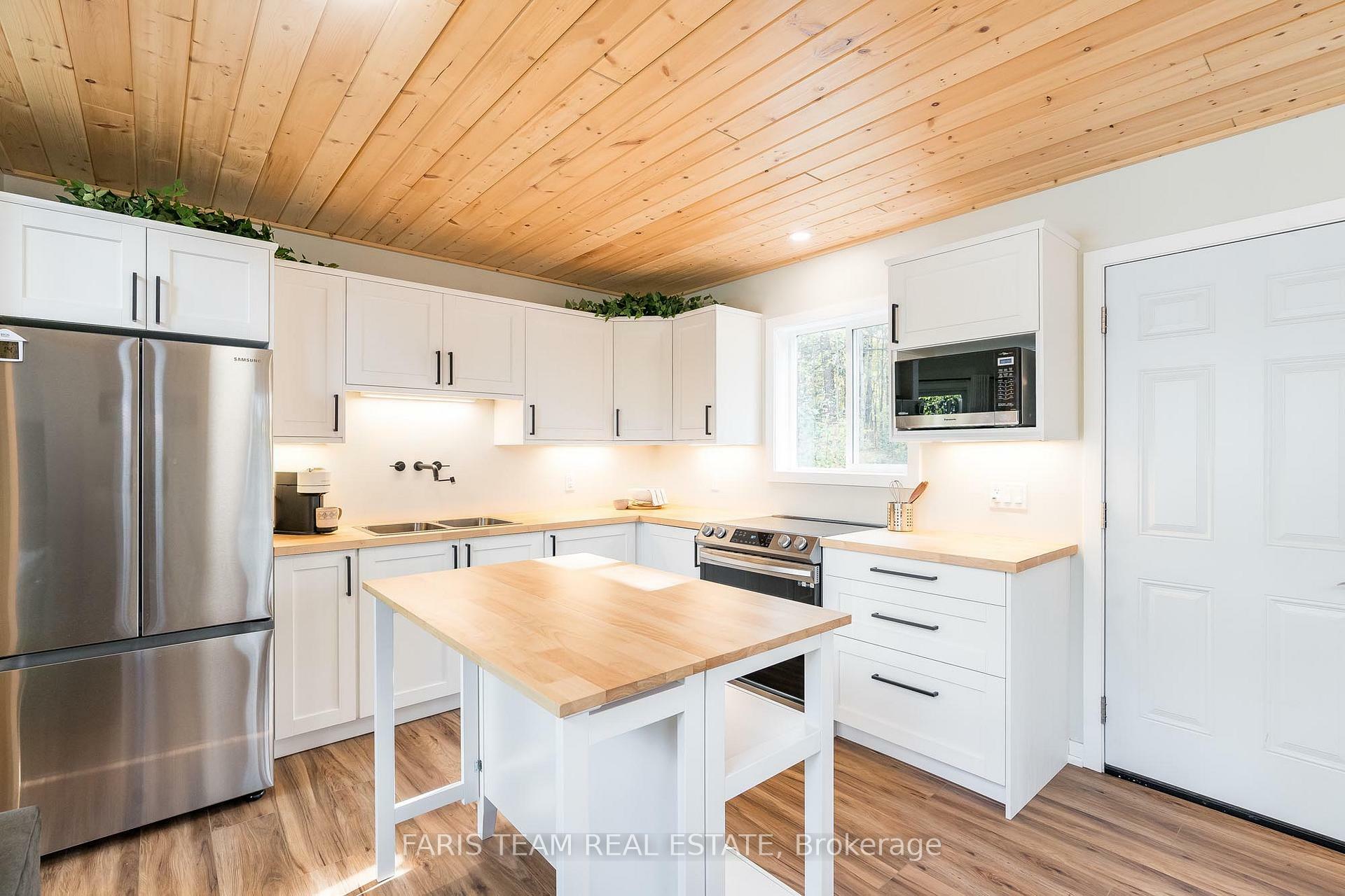 Property Photo: 9316 Georgian Bay Shore N/A ON P0E 1E0