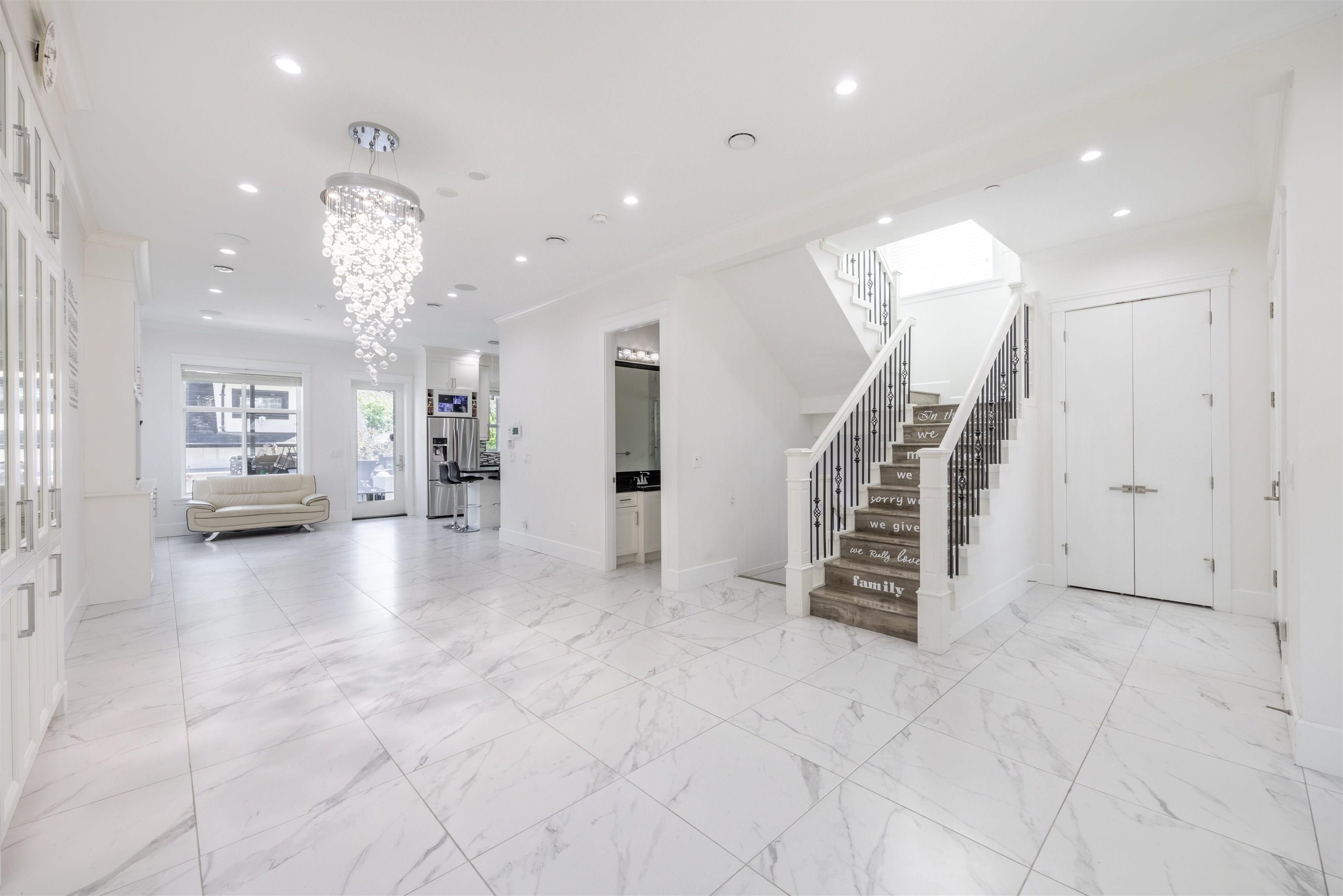 Property Photo: 172 Ontario Place BC V5W 1S2