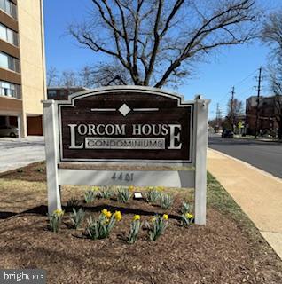 Property Photo: 4401 Cherry Hill Road 24 VA 22207