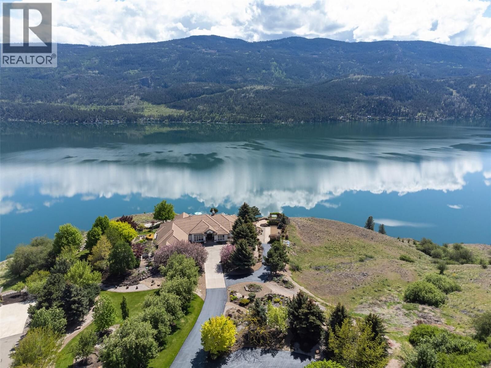 Property Photo: 315 Kalamalka Lakeview Drive 1 BC V1H 1S7