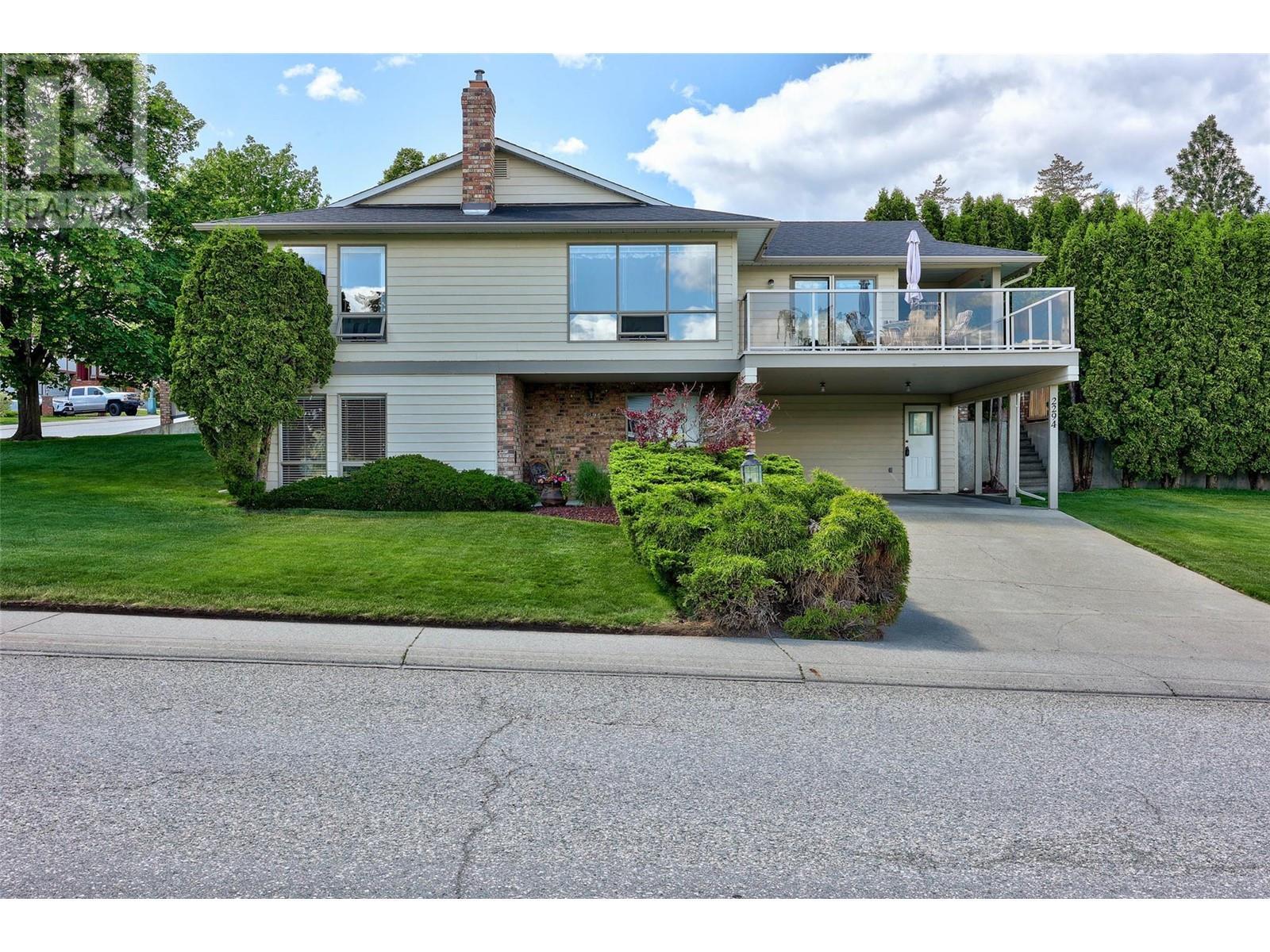 2294 Sifton Avenue  Kamloops BC V1S 1A5 photo