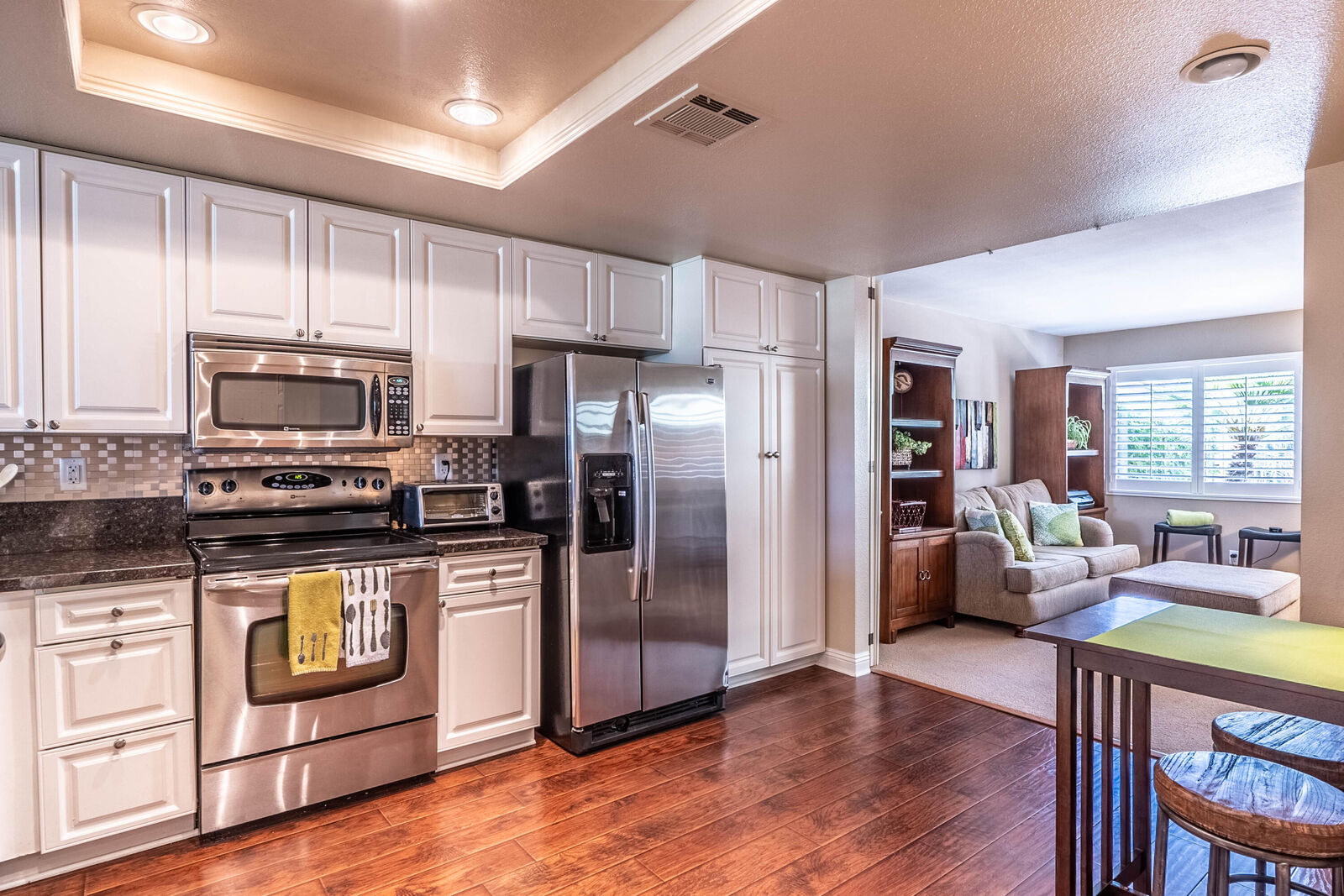 Property Photo: 39432 Narcissus Way CA 92211
