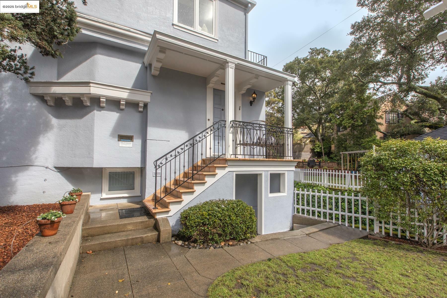 Property Photo: 1 Brookside Avenue CA 94705