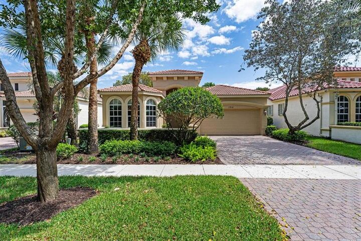 Property Photo: 1914 Via Castello FL 33411