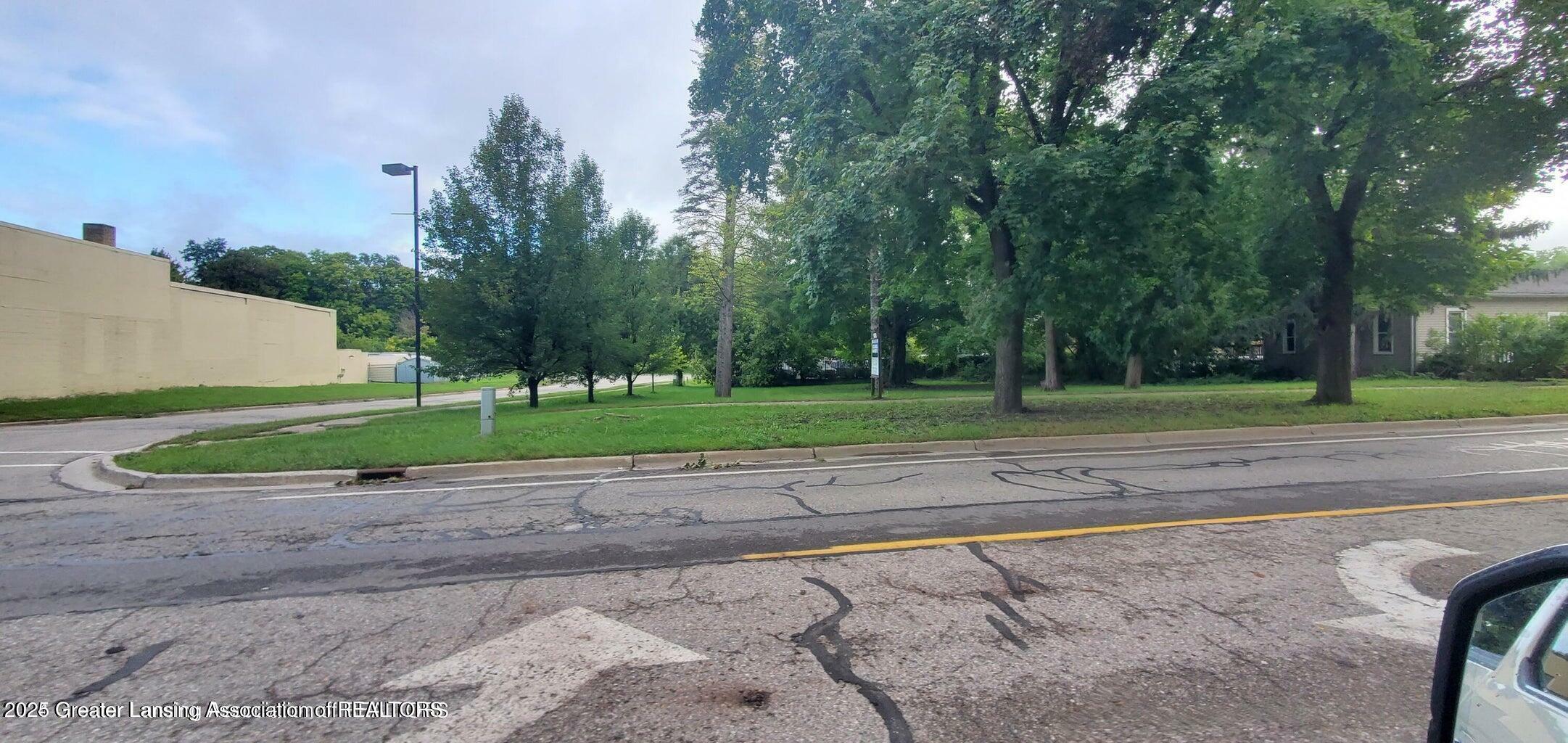 507 E Grand River Avenue  Portland MI 48875 photo