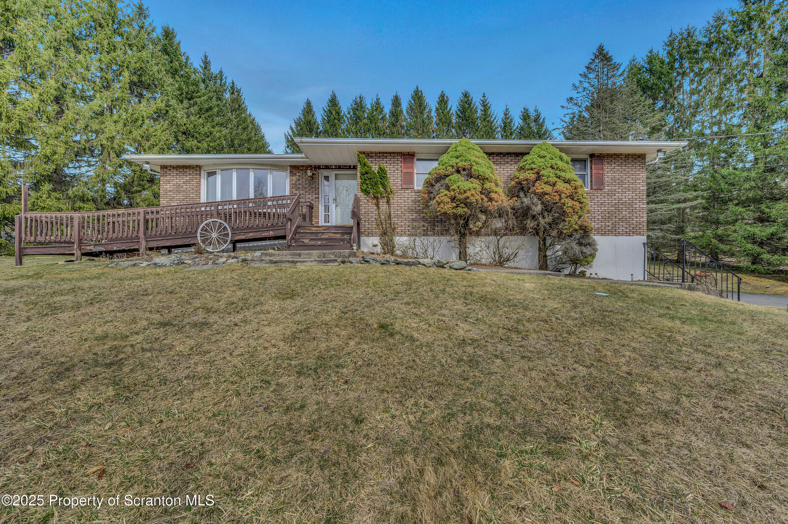 Property Photo:  45 Hughes Drive  PA 18444 