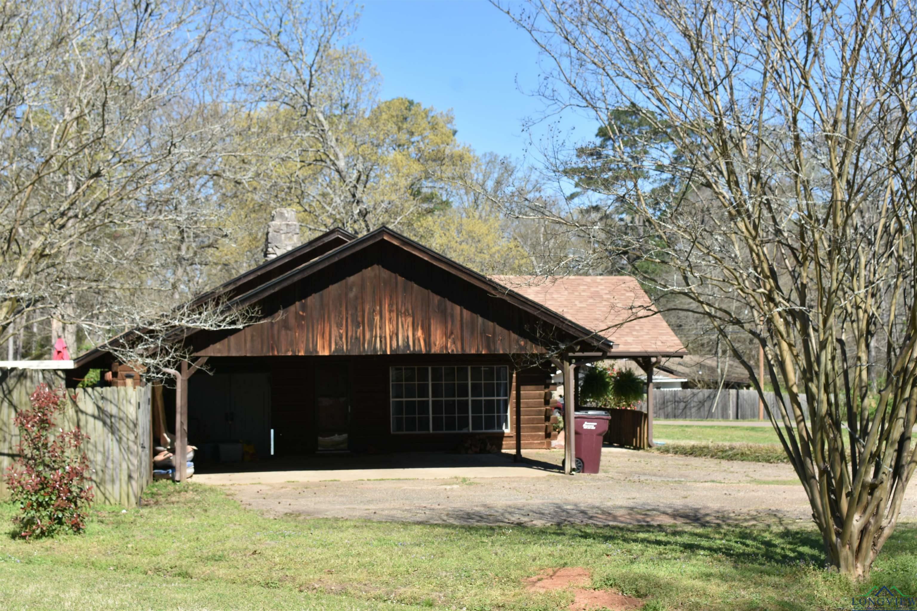 Property Photo: 306 Pine Cir TX 75650