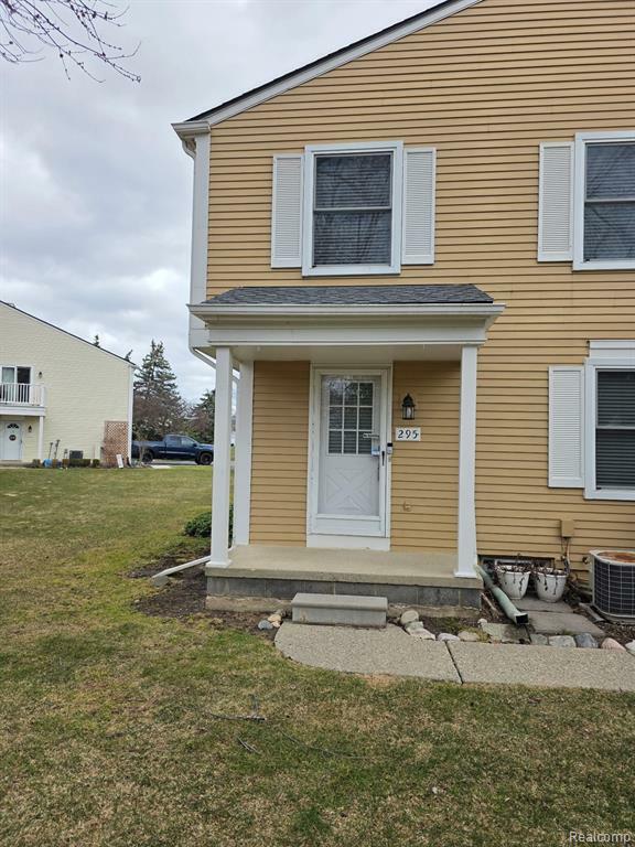 Property Photo: 295 Inlet MI 48390 3634