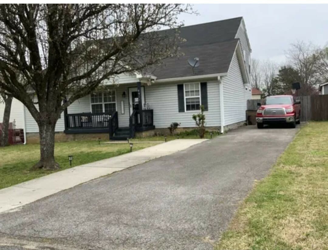 Property Photo: 4933 Deerhaven Dr TN 37013