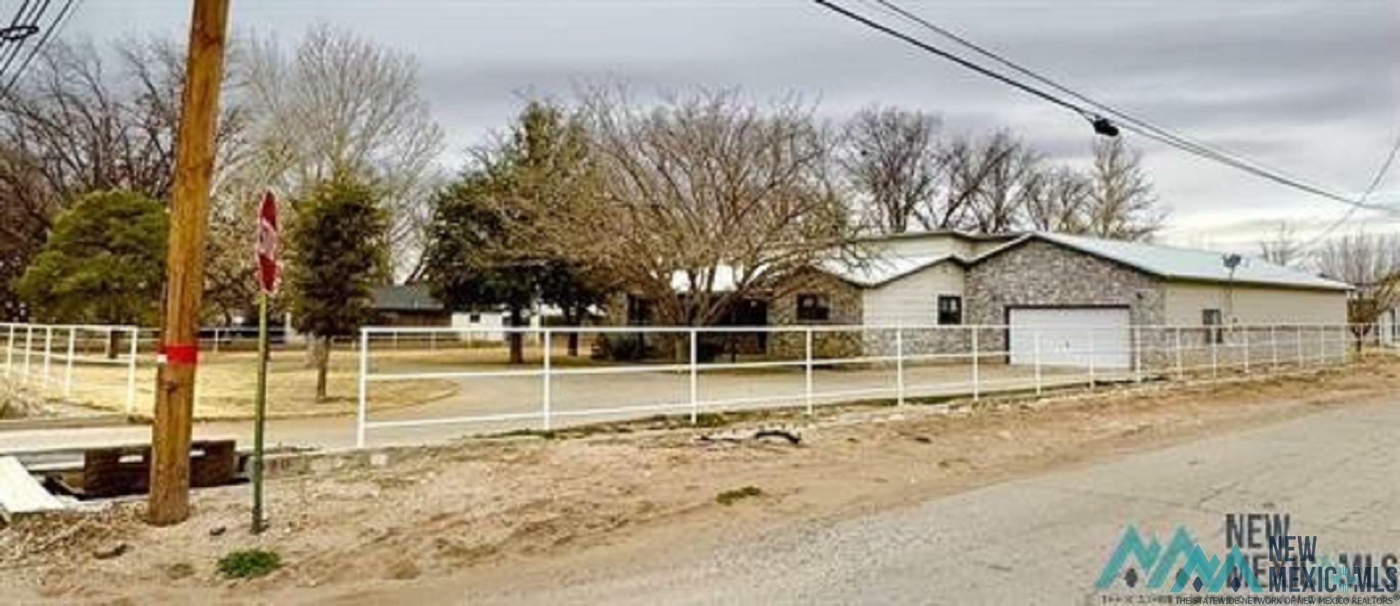 Property Photo: 818 E Orchard Lane NM 88220