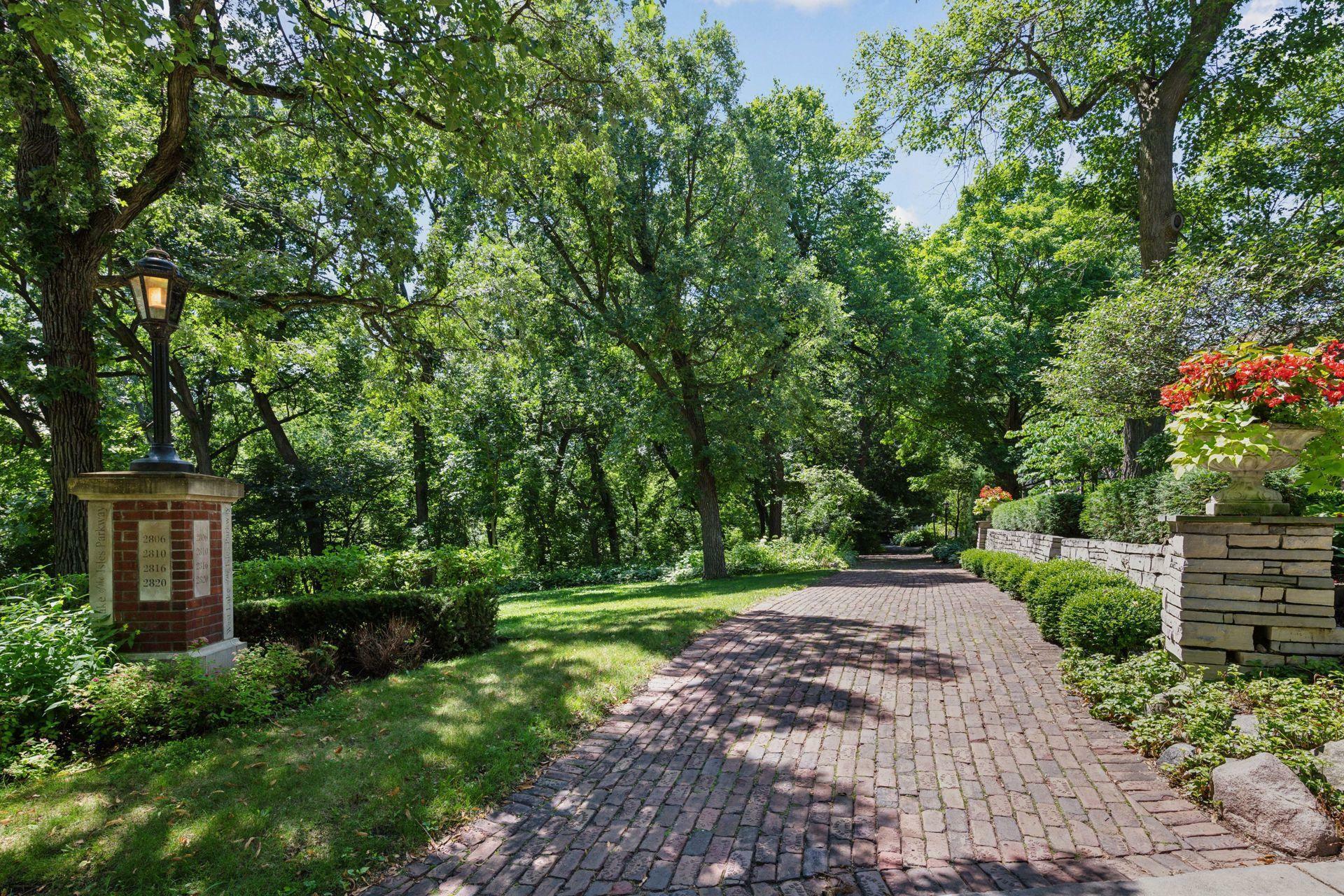 Property Photo:  2820 W Lake Of The Isles Parkway  MN 55416 