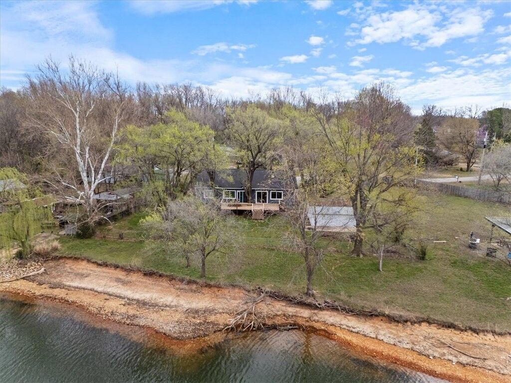 Property Photo:  1469 Dixon  AR 72762 