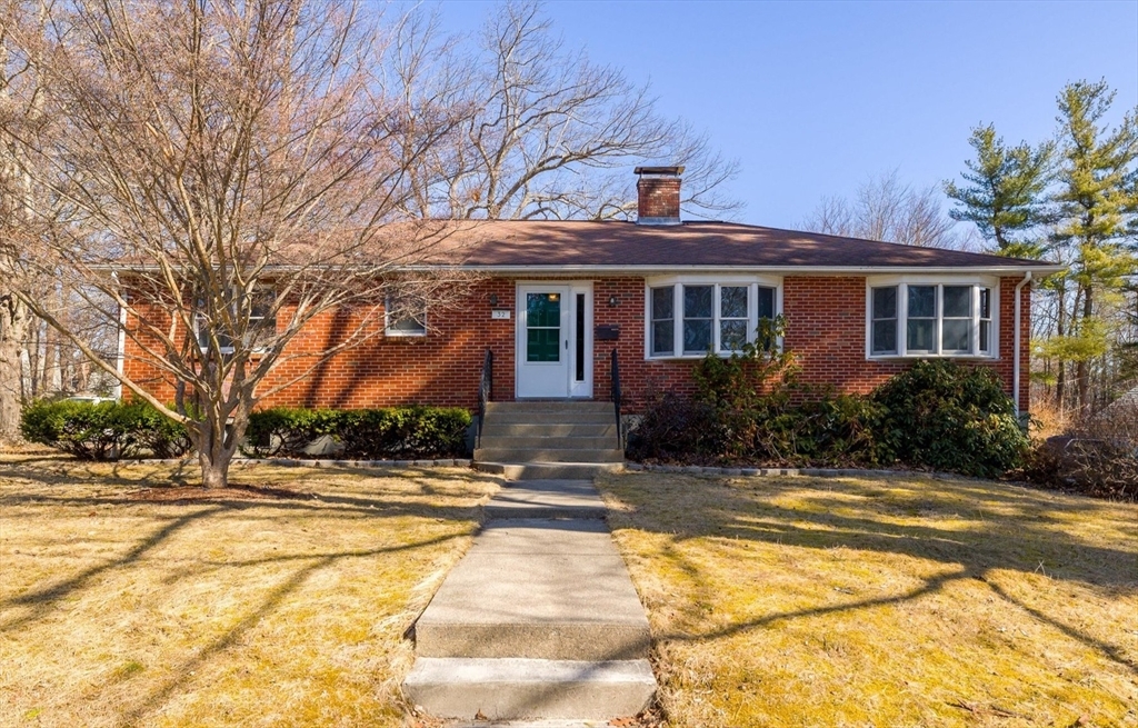 Property Photo: 32 Carter Rd MA 01609