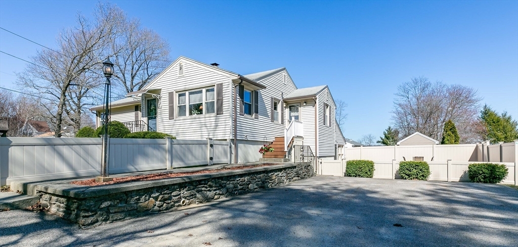 Property Photo: 199 Sunderland Rd MA 01604