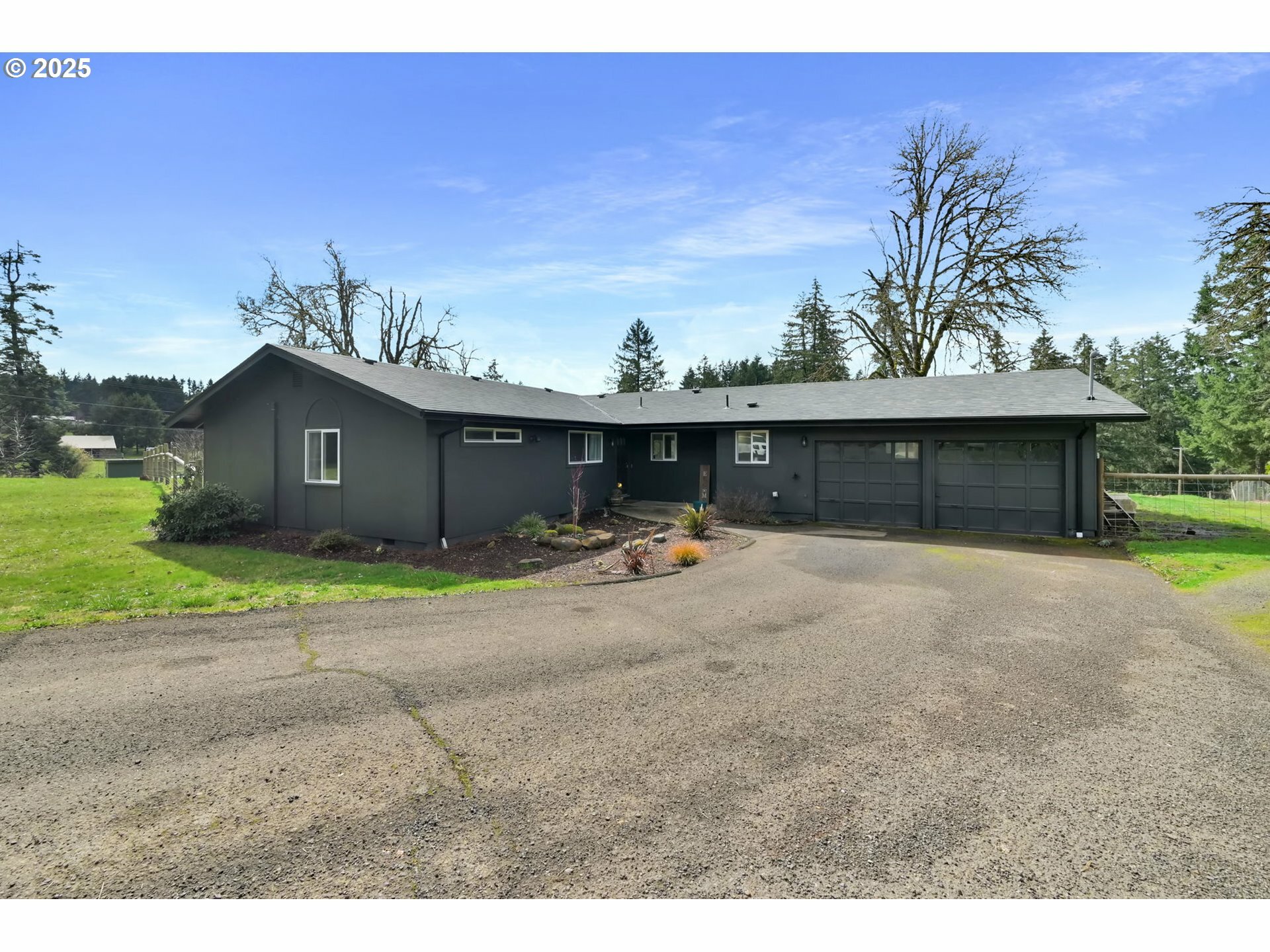 Property Photo: 37930 Shenandoah Loop OR 97478
