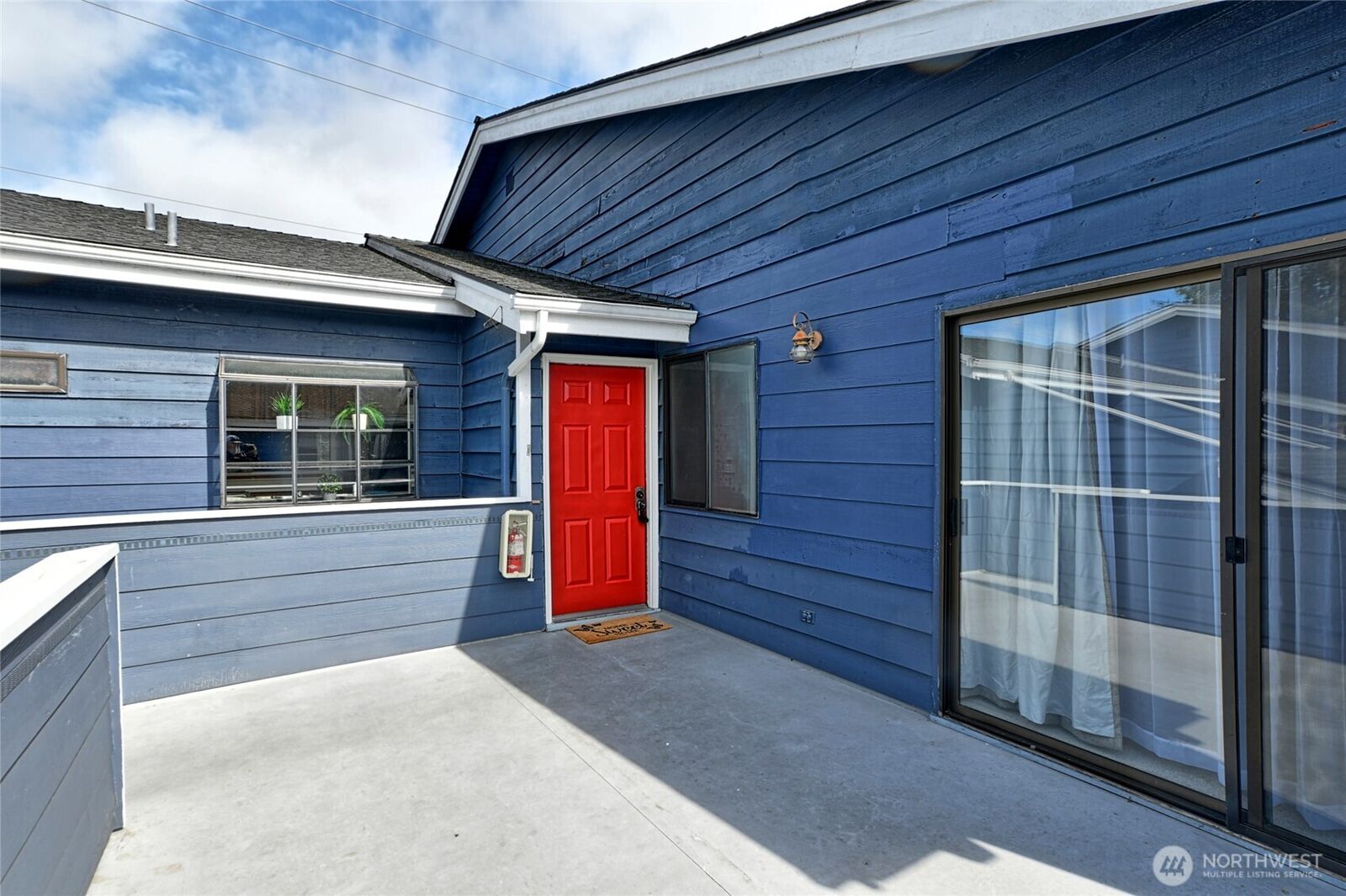 Property Photo: 8408 18th Avenue W 2-202 WA 98204