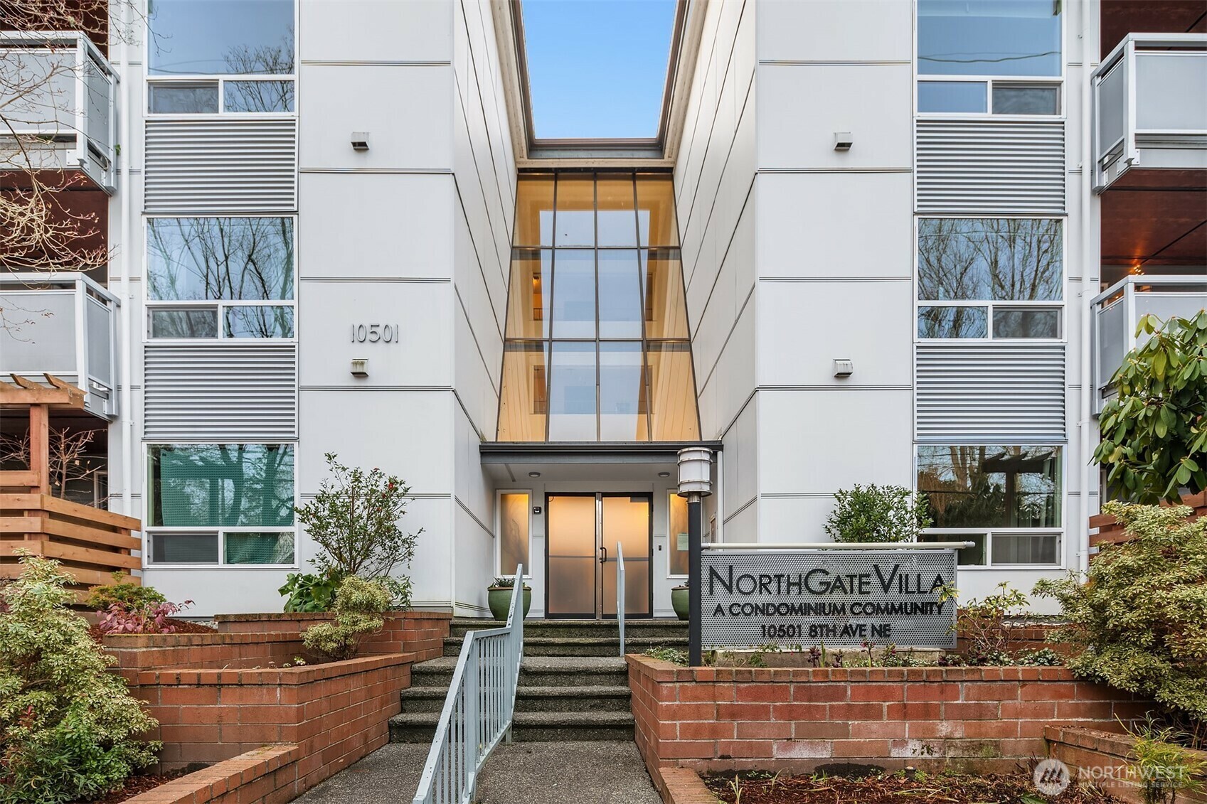 10501  8th Avenue NE 418  Seattle WA 98125 photo