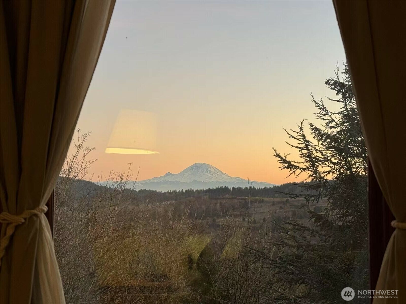 Property Photo: 14635 SE 56th Street WA 98006