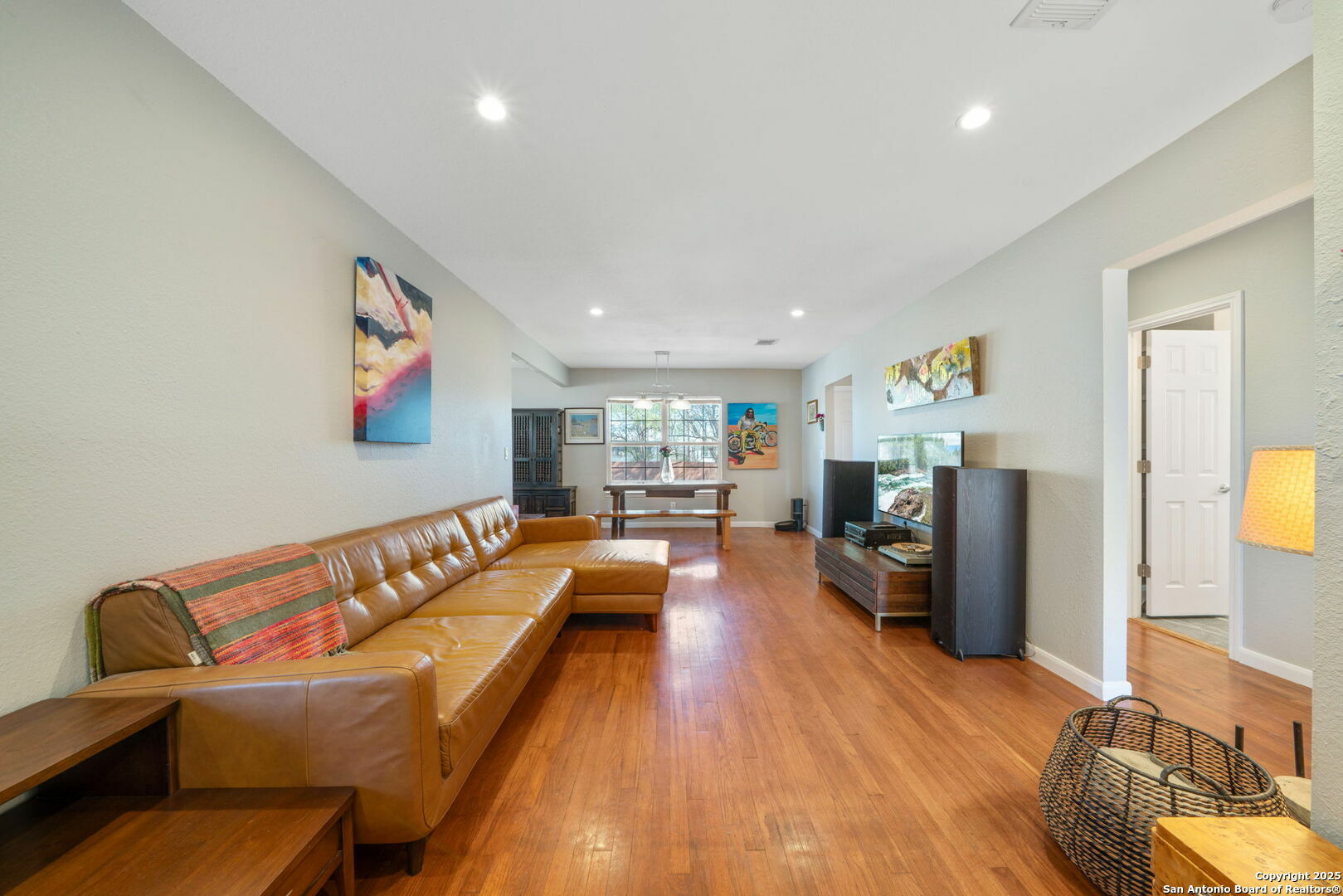 Property Photo: 527 Eleanor TX 78209