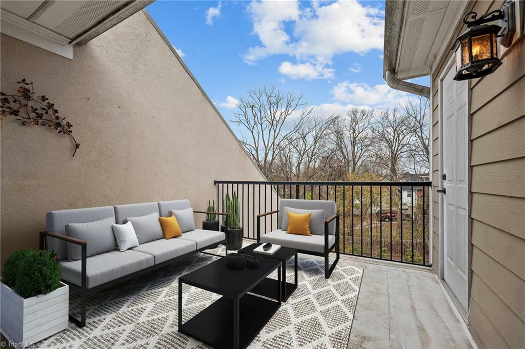 Property Photo: 608 Bellemeade Street NC 27401