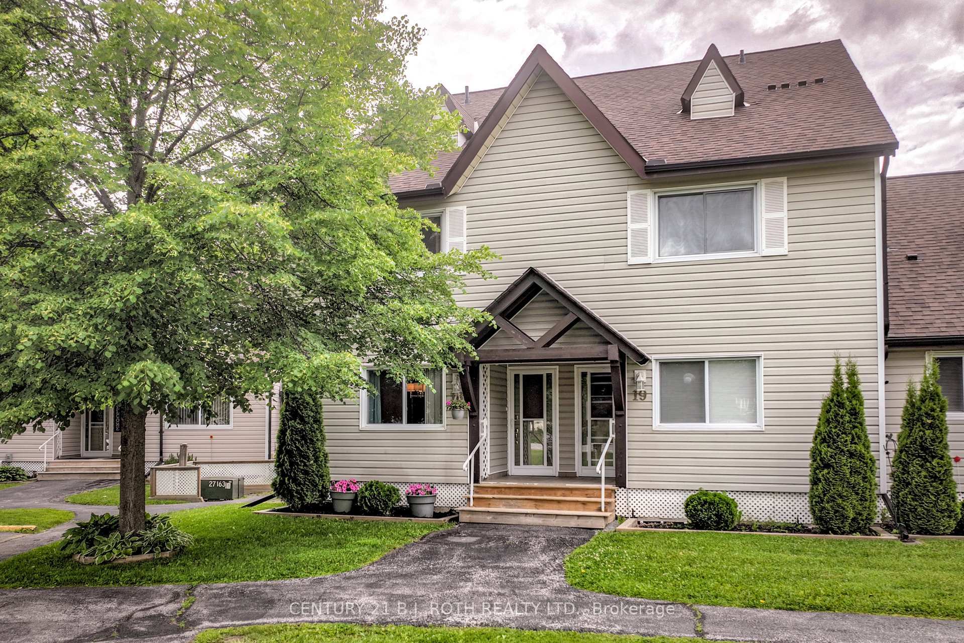 Property Photo: 71 Laguna Parkway 18 ON L0K 1B0
