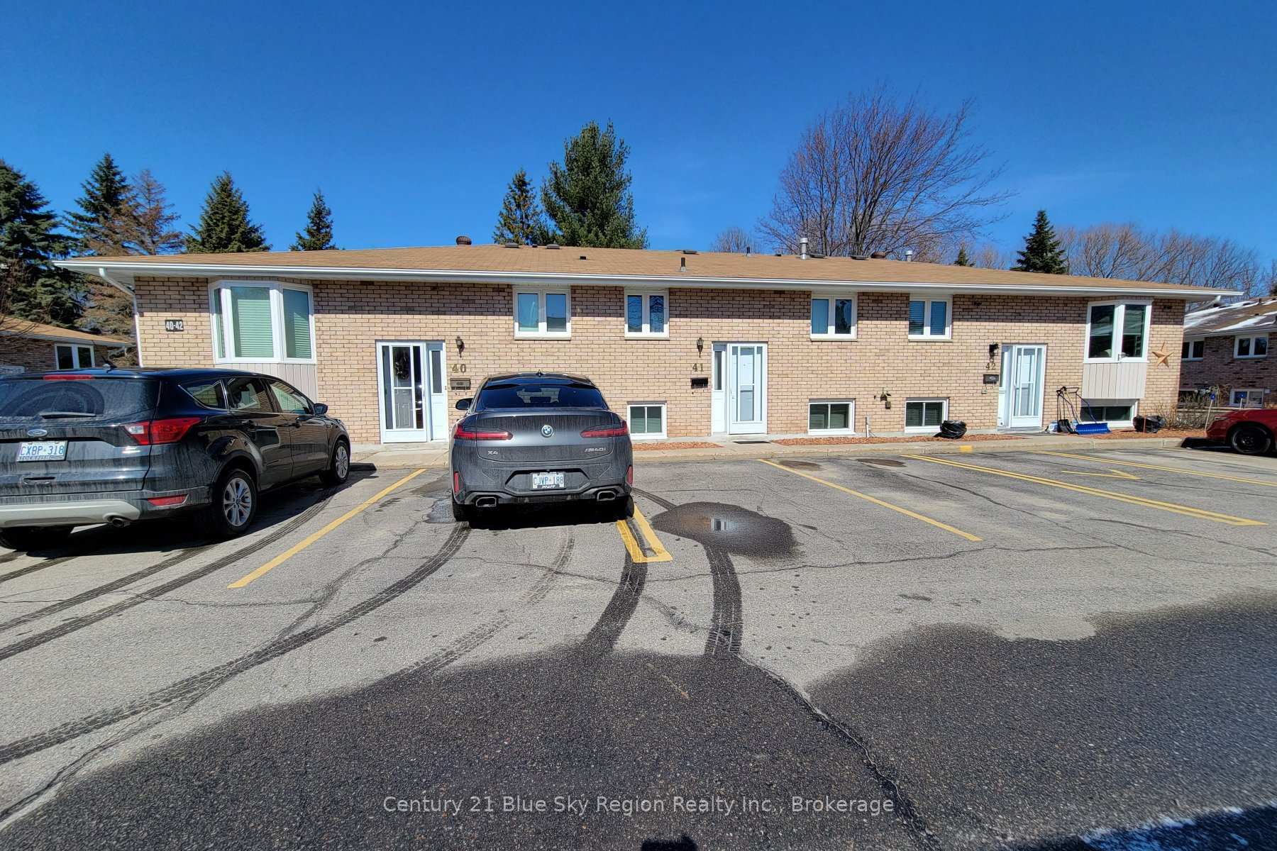 Property Photo: 624 Lakeshore Drive 40 ON P1A 2E8